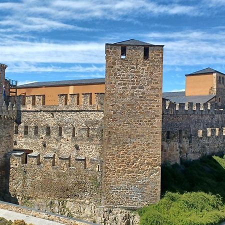 Apartamento Castillo Ponferrada. Zewnętrze zdjęcie